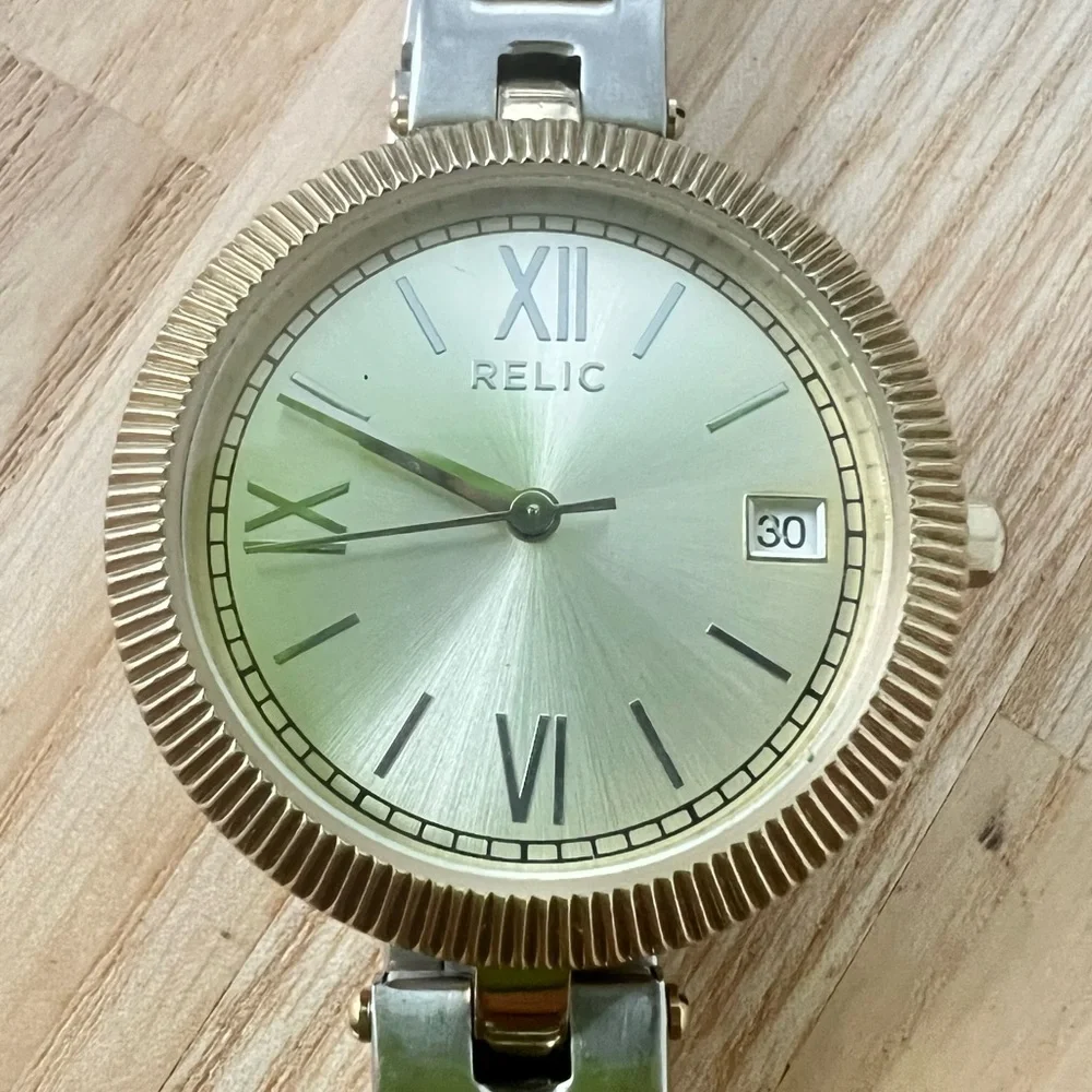 Relic ladies Camille two-toned champagne gold tone watch NEW BATTERY